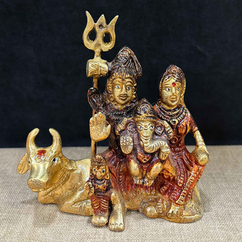 4.7-inch Sampurna Shiv Parivaar idol, intricately crafted to depict Lord Shiva, Goddess Parvati, Lord Ganesha, Lord Kartikeya, and Nandi. A perfect addition to pooja rooms, home temples, or as a spiritual gift symbolizing family, love, and divine blessings. India’s Largest Pooja Accessories Brand – www.satvikworld.com