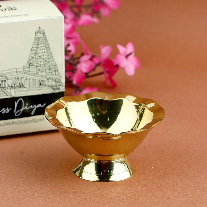 Captivating Lehar Payali Diya without Nobe, featuring a stunning wave-like design, crafted in high-quality brass, ideal for enhancing the beauty of your spiritual space and adding elegance to your pooja rituals. India’s Largest Pooja Accessories Brand – www.satvikworld.com