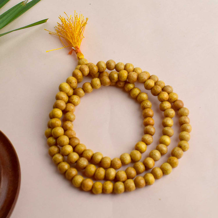 Regular White Scented Sandalwood/Chandan Jap Mala with 108+1 beads, offering a soothing fragrance, ideal for meditation, prayer, and spiritual rituals. India’s Largest Pooja Accessories Brand – www.satvikworld.com