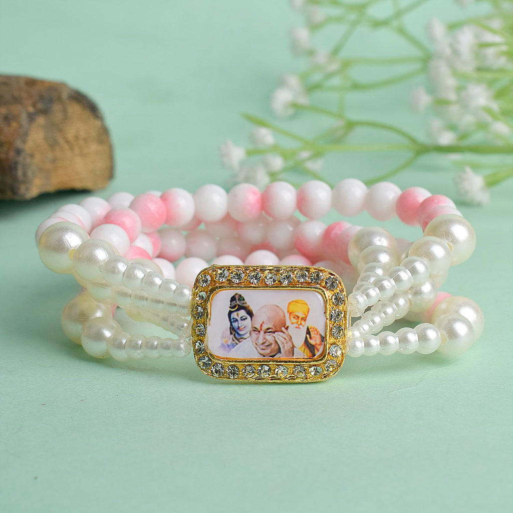 White & Pink Marble with White Pearl Four Layer Guruji Swaroop Bracelet featuring soft pink marble effect beads, elegant white beads, and luminous white pearls with Jai Guruji Swaroop – perfect for spiritual wear, festive gifting, and daily devotion. India’s Largest Pooja Accessories Brand – www.satvikworld.com