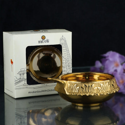 Pure Brass Kuber Akhand Diya Big – Large-sized uninterrupted burning deepak made of high-quality brass, symbolizing Lord Kuber’s divine blessings for wealth and prosperity. India’s Largest Pooja Accessories Brand – www.satvikworld.com