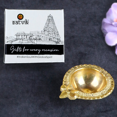 Pure Brass Lakshmi Deep – Traditional handcrafted brass oil lamp featuring Goddess Lakshmi, symbolizing prosperity and spiritual illumination, perfect for daily pooja and festive rituals. India’s Largest Pooja Accessories Brand – www.satvikworld.com