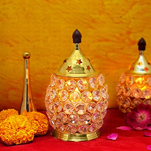 Pure Brass Oval Shape Crystal Glass Chimney Diya – Elegant and high-quality diya with a polished brass base and crystal glass chimney. Ideal for lighting during festivals, prayers, and religious ceremonies. India’s Largest Pooja Accessories Brand – www.satvikworld.com